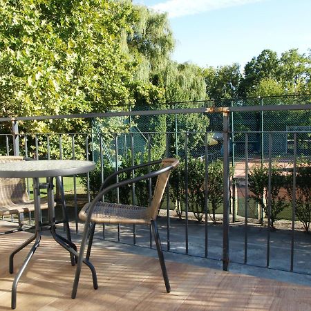 Garden Club Panzió Acomodação com café da manhã Balatonmáriafürdő Exterior foto