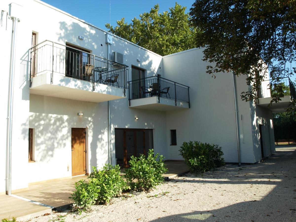 Garden Club Panzió Acomodação com café da manhã Balatonmáriafürdő Exterior foto