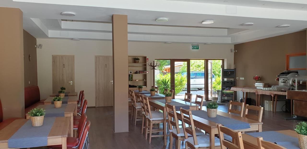 Garden Club Panzió Acomodação com café da manhã Balatonmáriafürdő Exterior foto