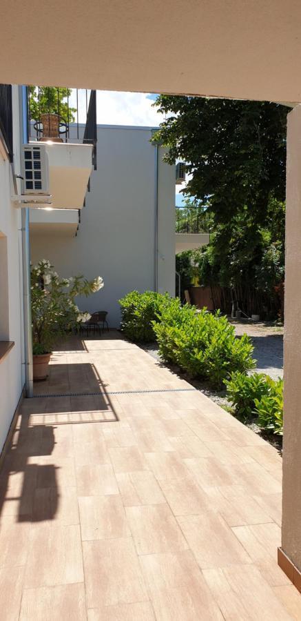 Garden Club Panzió Acomodação com café da manhã Balatonmáriafürdő Exterior foto