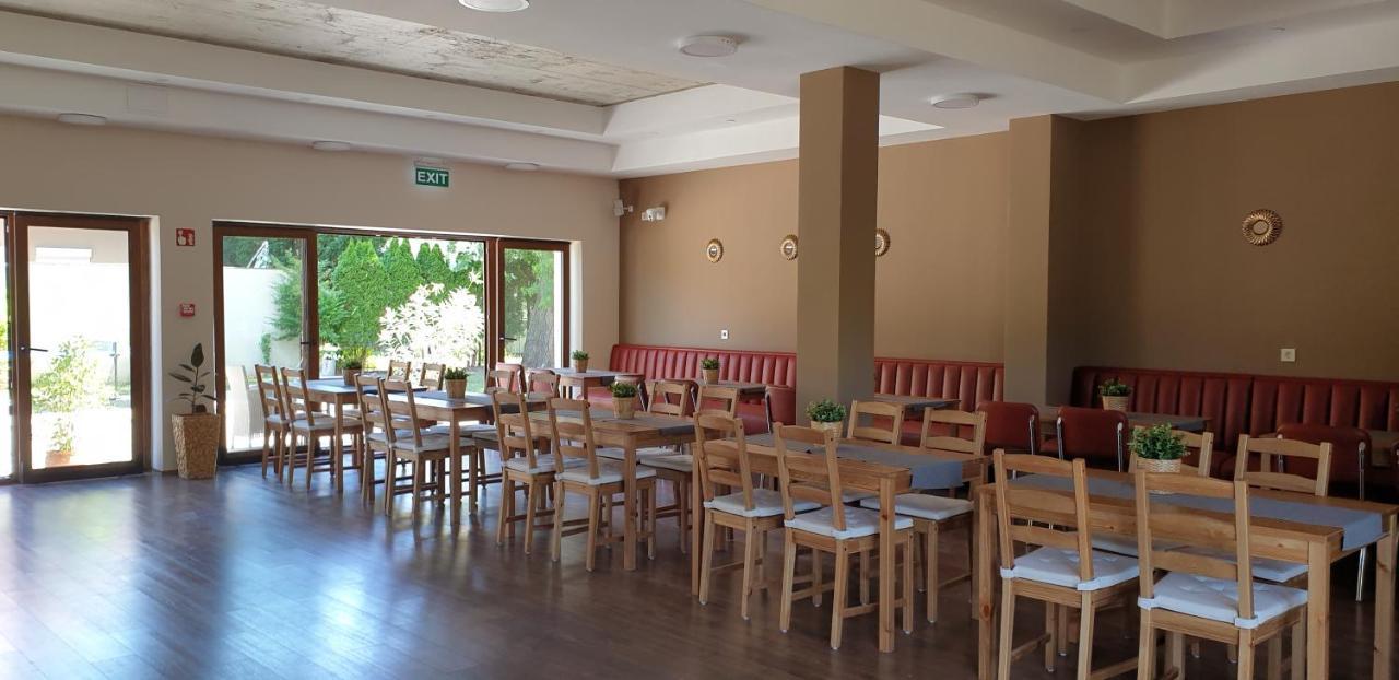 Garden Club Panzió Acomodação com café da manhã Balatonmáriafürdő Exterior foto