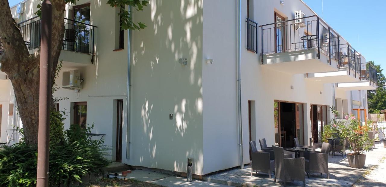 Garden Club Panzió Acomodação com café da manhã Balatonmáriafürdő Exterior foto